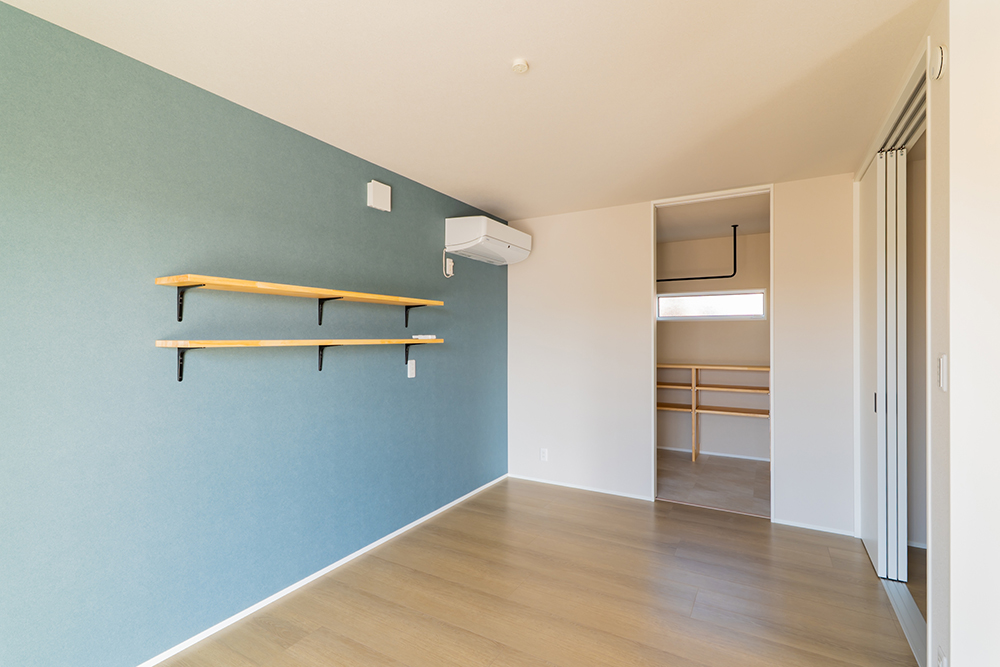 最初に目に入る壁