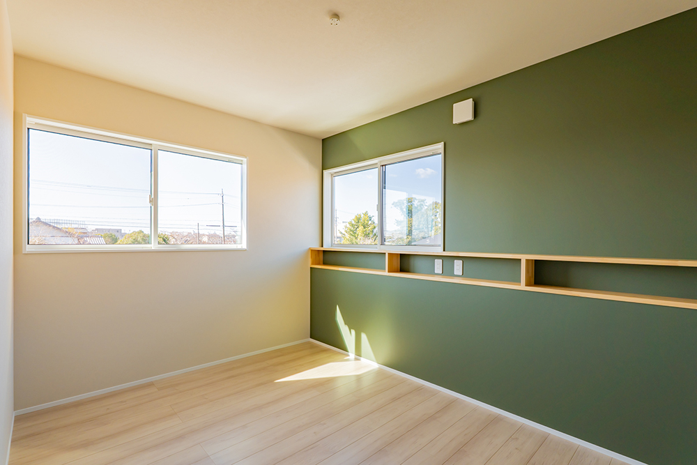 ベッドボード側の壁