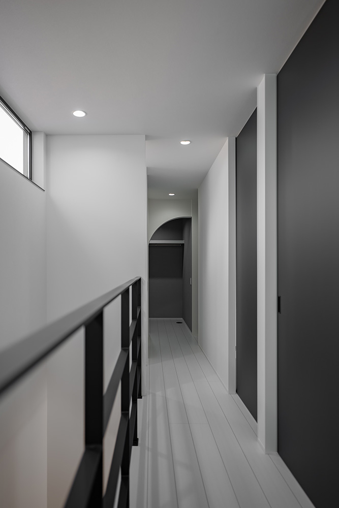 階段や廊下に開放感をもたらす