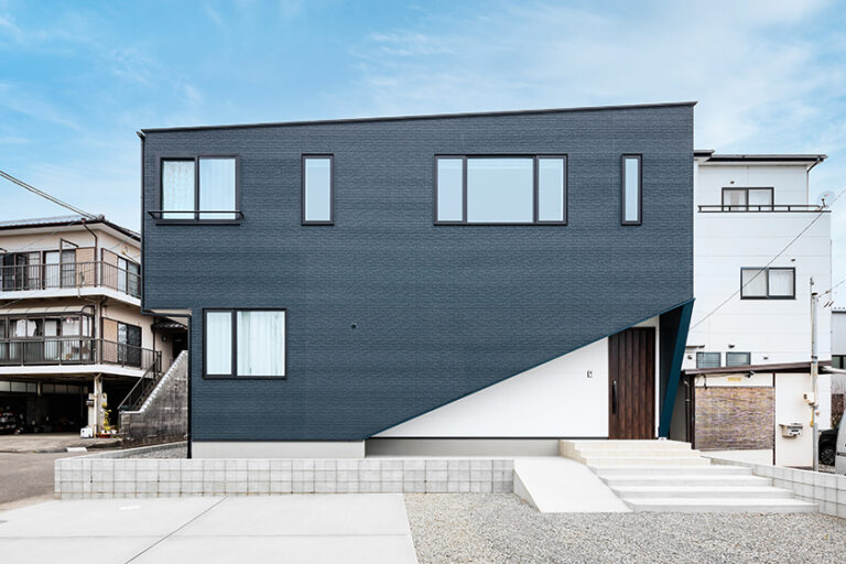 窓が家の外観デザインを決める！種類・配置・選び方のポイントとおしゃれな実例集